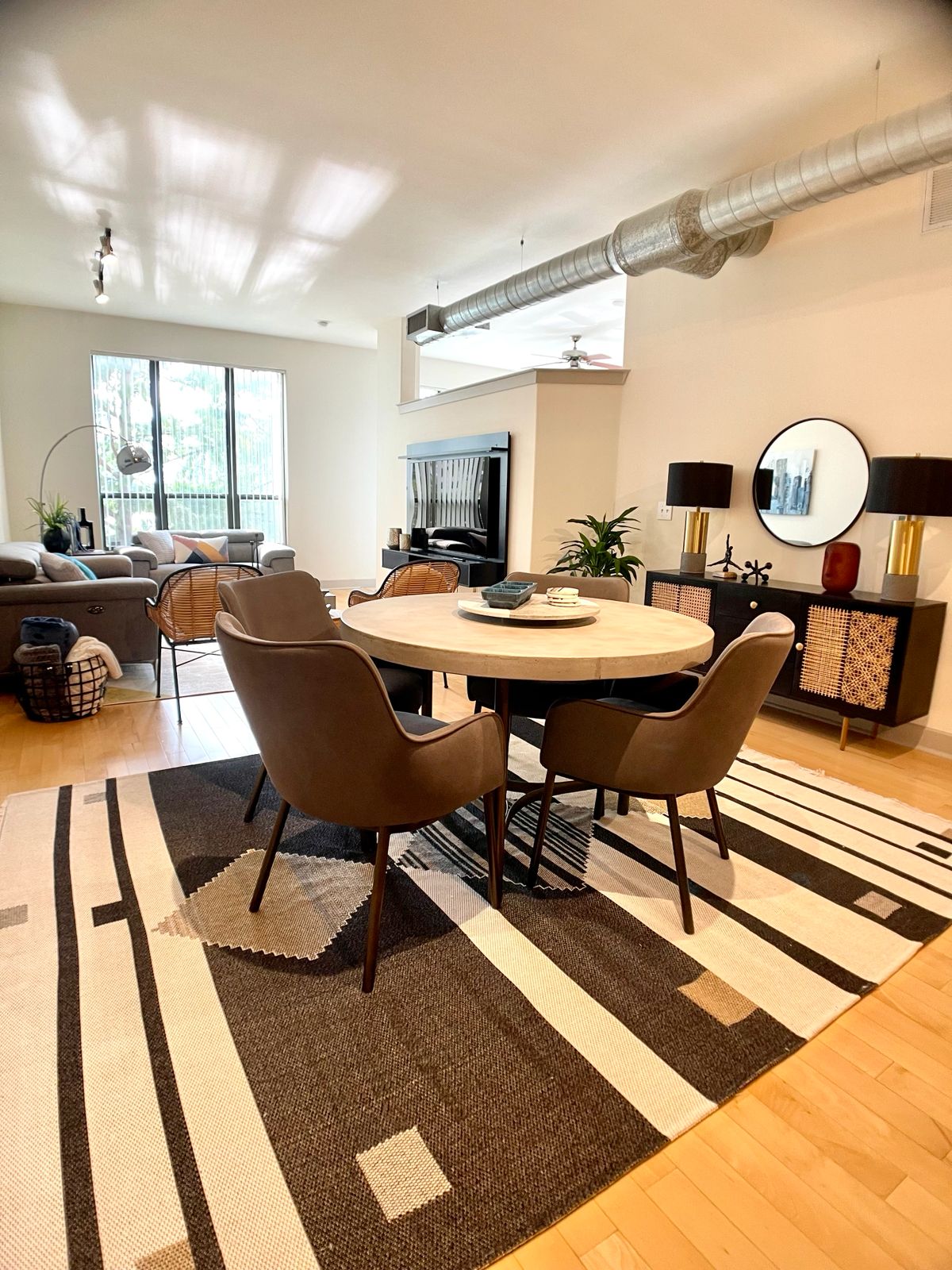 Modern Open Concept Dining Area